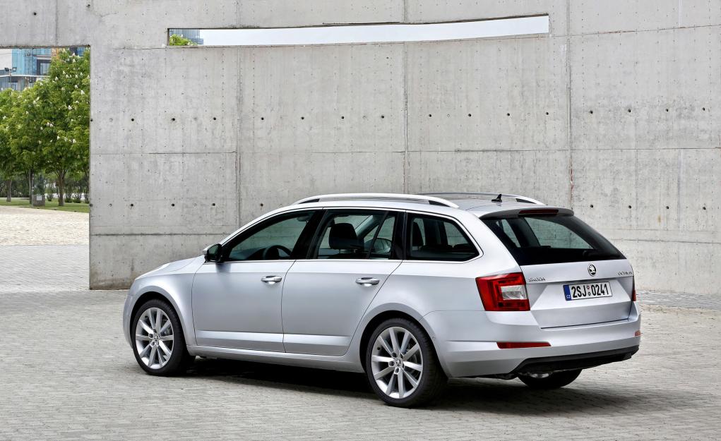 2013 skoda octavia combi 02