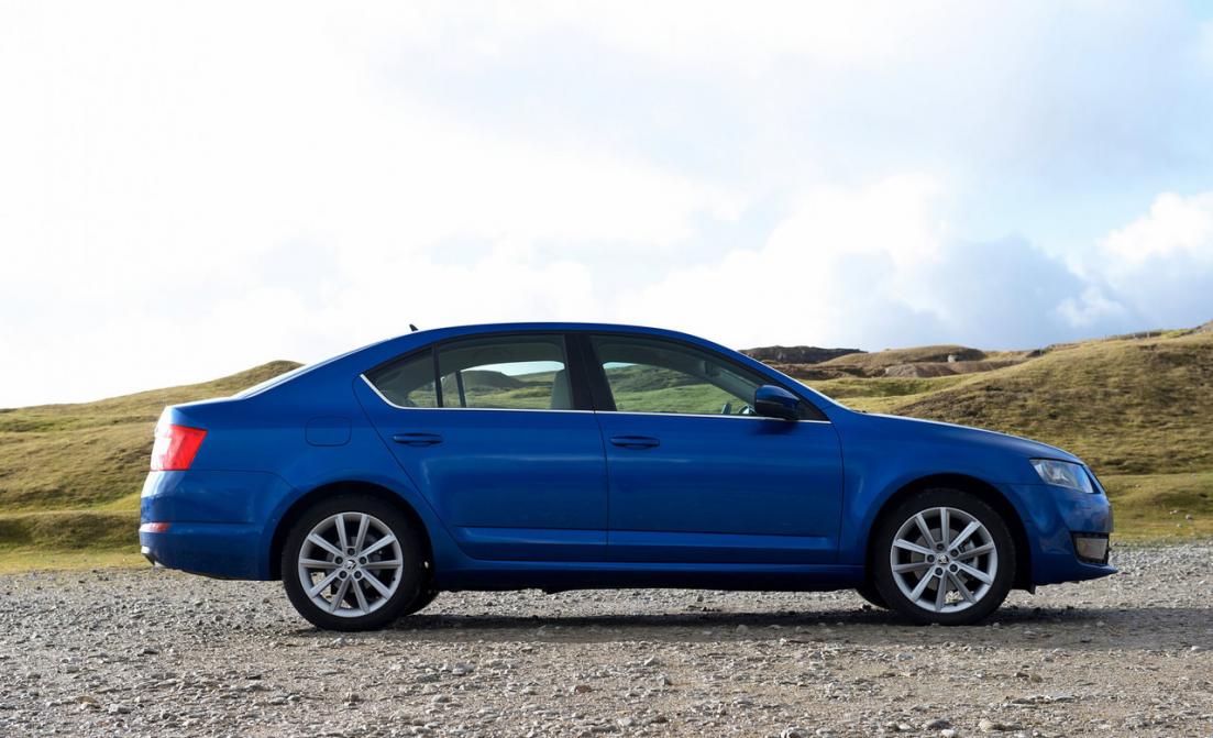 2013 skoda octavia race blue -   -  