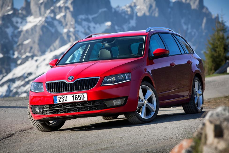 Skoda Octavia Combi 2013 -    (02)