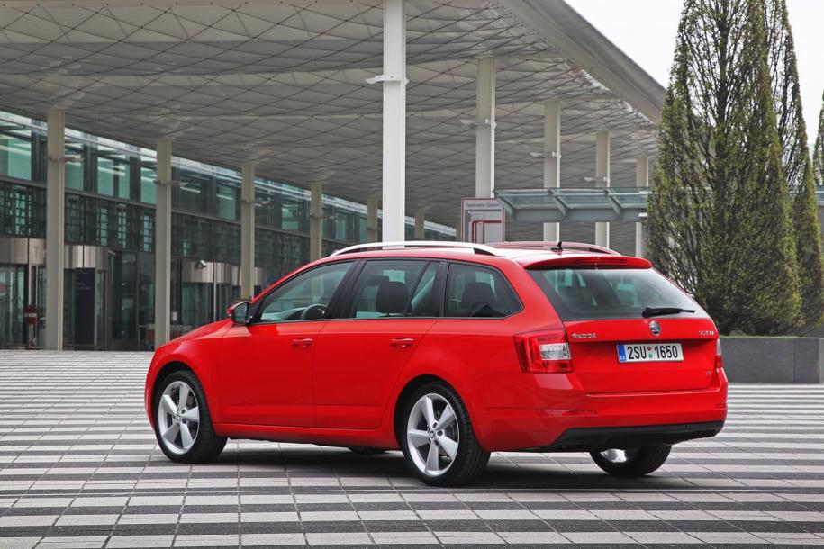 Skoda Octavia Combi 2013 -    (04)