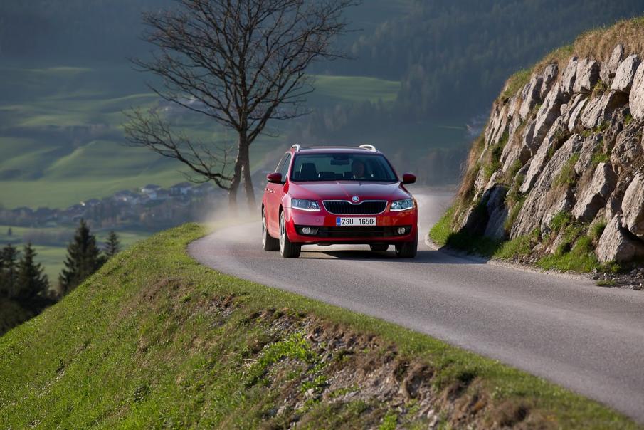 Skoda Octavia Combi 2013 -    (10)