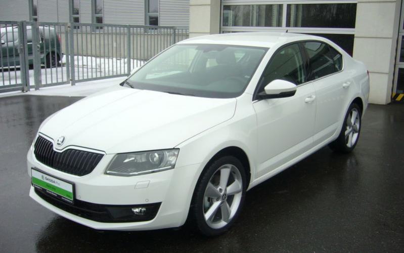 octavia 3 candy white color elegance 08